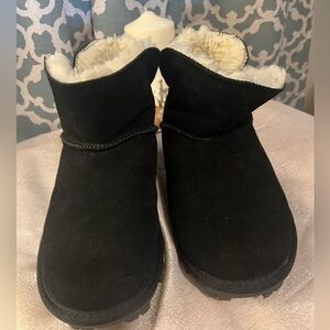 Tommy Bahama Suede Winter Short Boots - 8-9